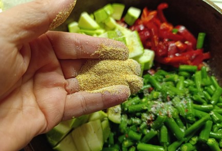 Фото шага рецепта Пирог из слоеного теста 190579 шаг 9  