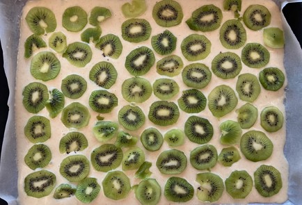 Фото шага рецепта Пирог с папайей киви и бананами 176368 шаг 9  