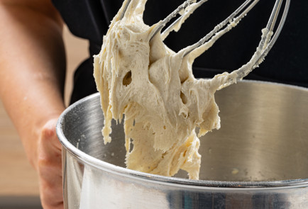 Фото шага рецепта Пирог с пеканом и консервированными ананасами 190263 шаг 7