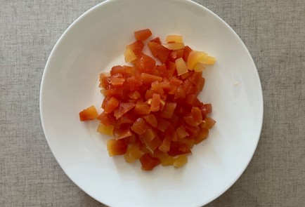 Фото шага рецепта Пирог с персиками и вяленой клюквой 186665 шаг 2  