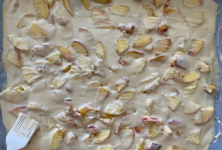 Фото шага рецепта Пирог с персиками и вяленой клюквой 186665 шаг 8  