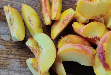 Фото шага рецепта Пирог с персиками на творожном тесте 189946 шаг 13  