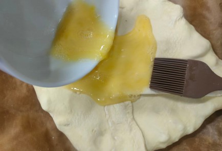 Фото шага рецепта Пирог с пряной курицей и пекинской капустой 175480 шаг 18  