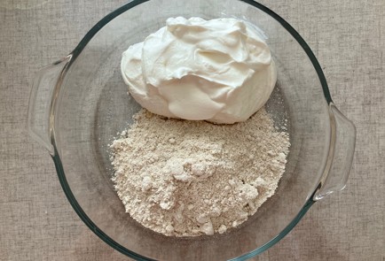 Фото шага рецепта Пирог с пряной вишней и яблоками 175942 шаг 7  