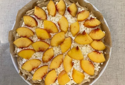 Фото шага рецепта Пирог с творогом и нектаринами 189996 шаг 11  