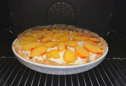 Фото шага рецепта Пирог с творогом и нектаринами 189996 шаг 12  