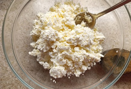 Фото шага рецепта Пирог с творогом и шпинатом 190870 шаг 2  