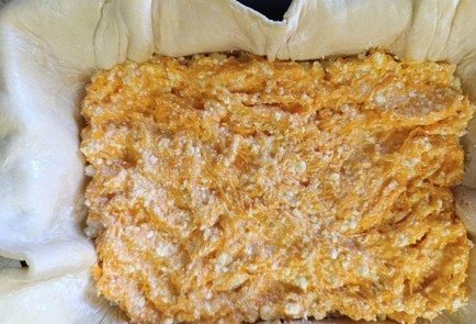 Фото шага рецепта Пирог из слоеного теста с творогом и тыквой 190670 шаг 15