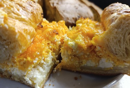 Фото шага рецепта Пирог из слоеного теста с творогом и тыквой 190670 шаг 20