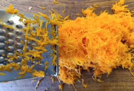 Фото шага рецепта Пирог из слоеного теста с творогом и тыквой 190670 шаг 4