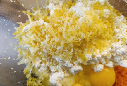 Фото шага рецепта Пирог из слоеного теста с творогом и тыквой 190670 шаг 7