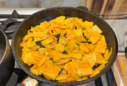 Фото шага рецепта Пирог с тыквой и сыром 190815 шаг 4