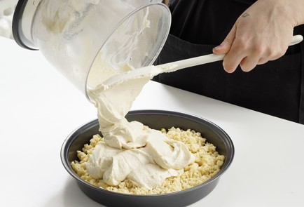 Фото шага рецепта Пирог с вареньем 152921 шаг 9  