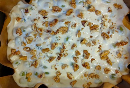 Фото шага рецепта Пирог с виноградом и сыром дорблю 174911 шаг 16  