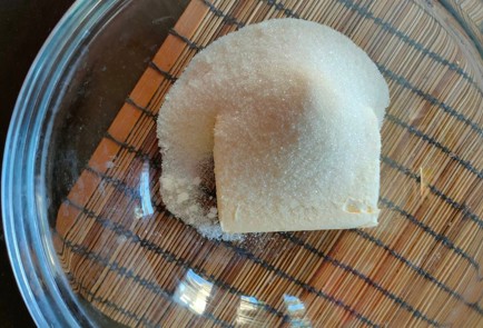 Фото шага рецепта Пирог с виноградом и сыром дорблю 174911 шаг 2  