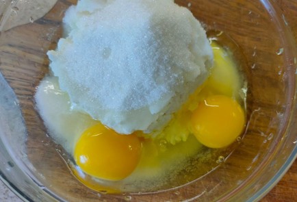 Фото шага рецепта Пирог с вишней и творожным кремом 189156 шаг 13  