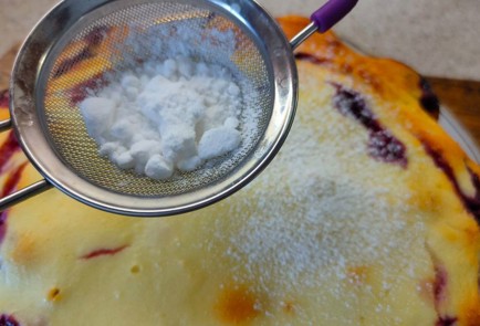 Фото шага рецепта Пирог с вишней и творожным кремом 189156 шаг 26  