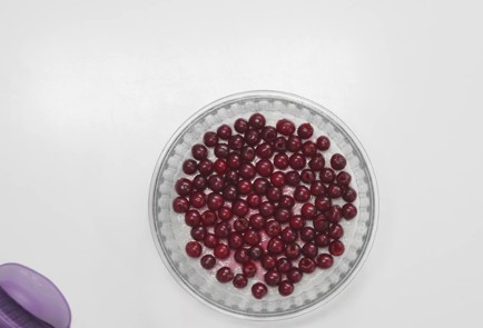 Фото шага рецепта Пирог с вишней 152596 шаг 7  