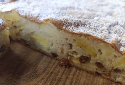 Фото шага рецепта Пирог с яблоками и изюмом 190610 шаг 22  