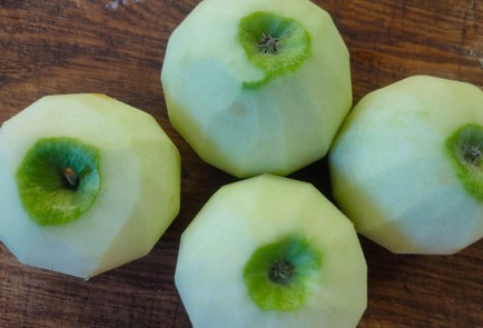 Фото шага рецепта Пирог с яблоками и рикоттой 191481 шаг 2  