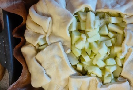Фото шага рецепта Пирог с яблоками и рикоттой 191481 шаг 9  