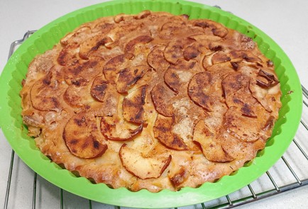 Фото шага рецепта Пирог с яблоками на кефире 191553 шаг 11