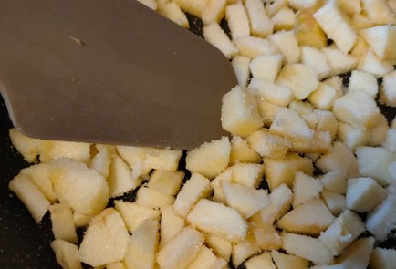 Фото шага рецепта Пирог с заварным кремом и яблоками 188957 шаг 14  