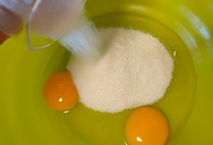 Фото шага рецепта Пирог с заварным кремом и яблоками 188957 шаг 17  