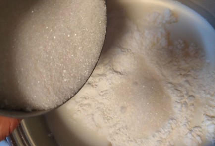 Фото шага рецепта Пирог с заварным кремом и яблоками 188957 шаг 6  