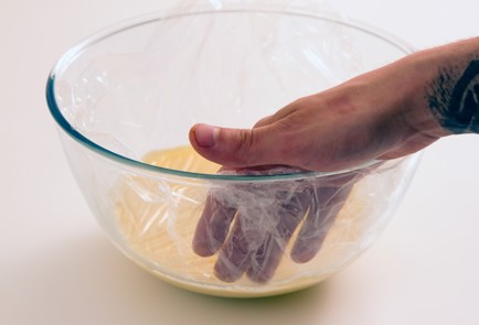 Фото шага рецепта Пирог с земляникой и кремом патисьер 69694 шаг 6  