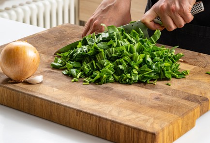 Фото шага рецепта Пирог со щавелем 188790 шаг 2  