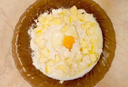 Фото шага рецепта Пирог со сладким перцем и сосисками 186998 шаг 2  