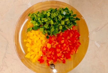 Фото шага рецепта Пирог со сладким перцем и сосисками 186998 шаг 6  