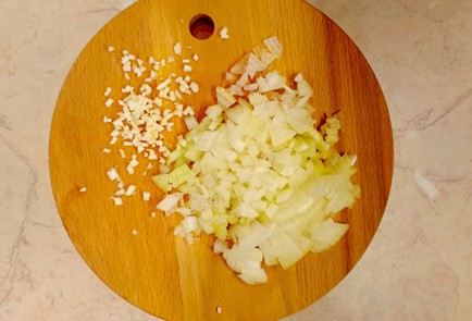 Фото шага рецепта Пирог со сладким перцем и сосисками 186998 шаг 7  