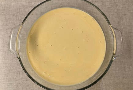 Фото шага рецепта Пирог со сливами и виноградом 175108 шаг 6  