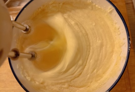 Фото шага рецепта Пирог со сливами 191583 шаг 10  