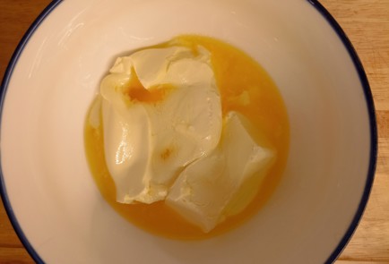 Фото шага рецепта Пирог со сливами 191583 шаг 5  