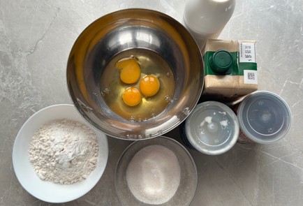 Фото шага рецепта Домашний пирог три молока 189788 шаг 1  