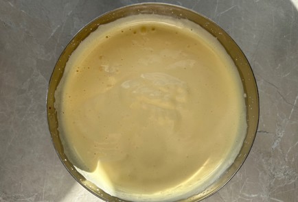 Фото шага рецепта Домашний пирог три молока 189788 шаг 3  