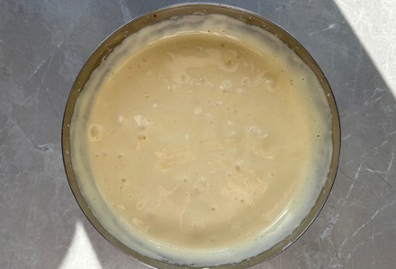 Фото шага рецепта Домашний пирог три молока 189788 шаг 4  