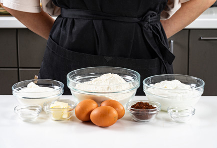 Фото шага рецепта Пирог Зебра на сметане 191418 шаг 1