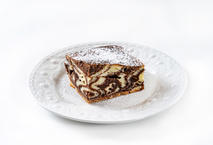 Фото шага рецепта Пирог Зебра на сметане 191418 шаг 10