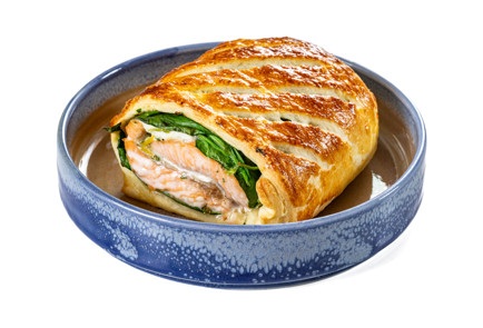 Фото шага рецепта Пироги из слоеного теста с форелью 191161 шаг 11  