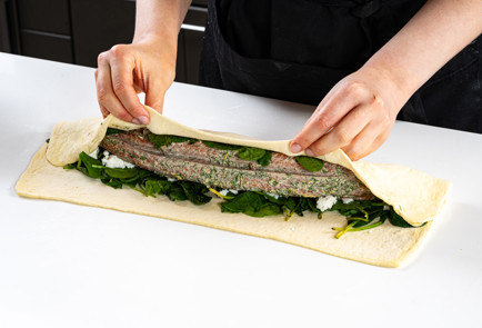 Фото шага рецепта Пироги из слоеного теста с форелью 191161 шаг 8  