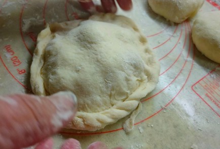 Фото шага рецепта Пироги с вишней 189444 шаг 8  