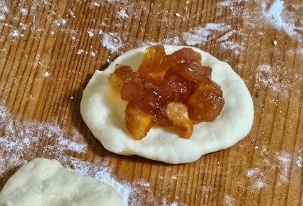 Фото шага рецепта Пирожки с домашним повидлом 191239 шаг 9  