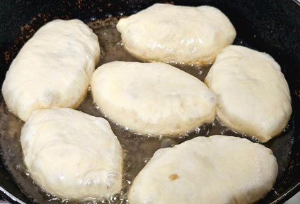 Фото шага рецепта Пирожки с капустой 189053 шаг 16  