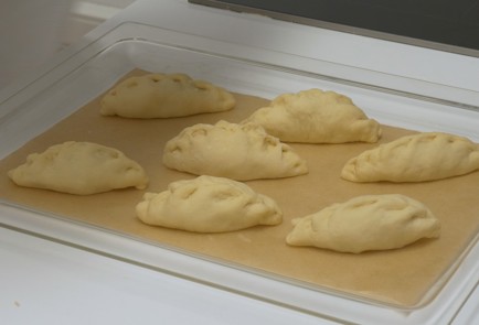 Фото шага рецепта Пирожки с курицей и овощами 138974 шаг 7  