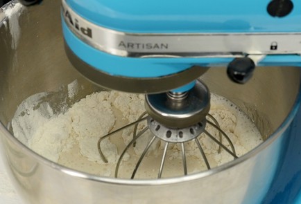 Фото шага рецепта Пирожки с луком и яйцом 136665 шаг 3  