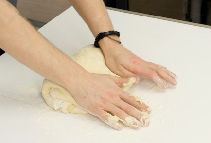 Фото шага рецепта Пирожки с луком и яйцом 136665 шаг 4  